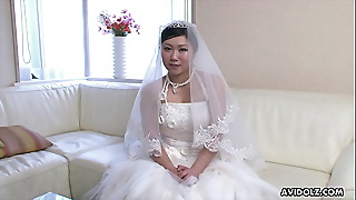 Asian bride, Emi Koizumi cheated sign in illuminate give out conjugal ceremony, bursting